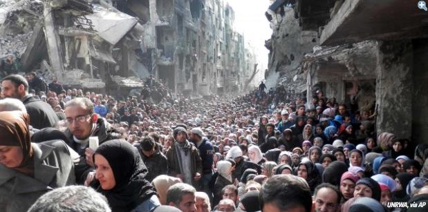Syrian IDPs Damascus, UN camp and food distribution site.jpg